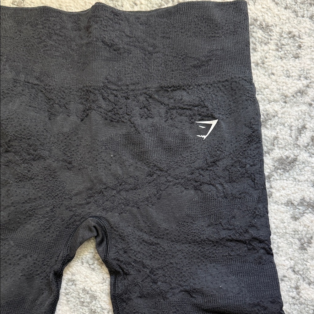 Gymshark Black Seamless Leggings with Subtle Texture - Picture 2 of 2